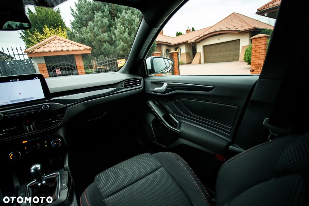 Ford Focus SW 1.5 EcoBlue S&S ST-LINE X - 29