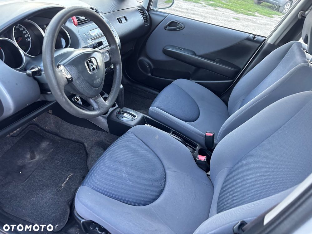 Honda Jazz 1.4 CVT LS - 21