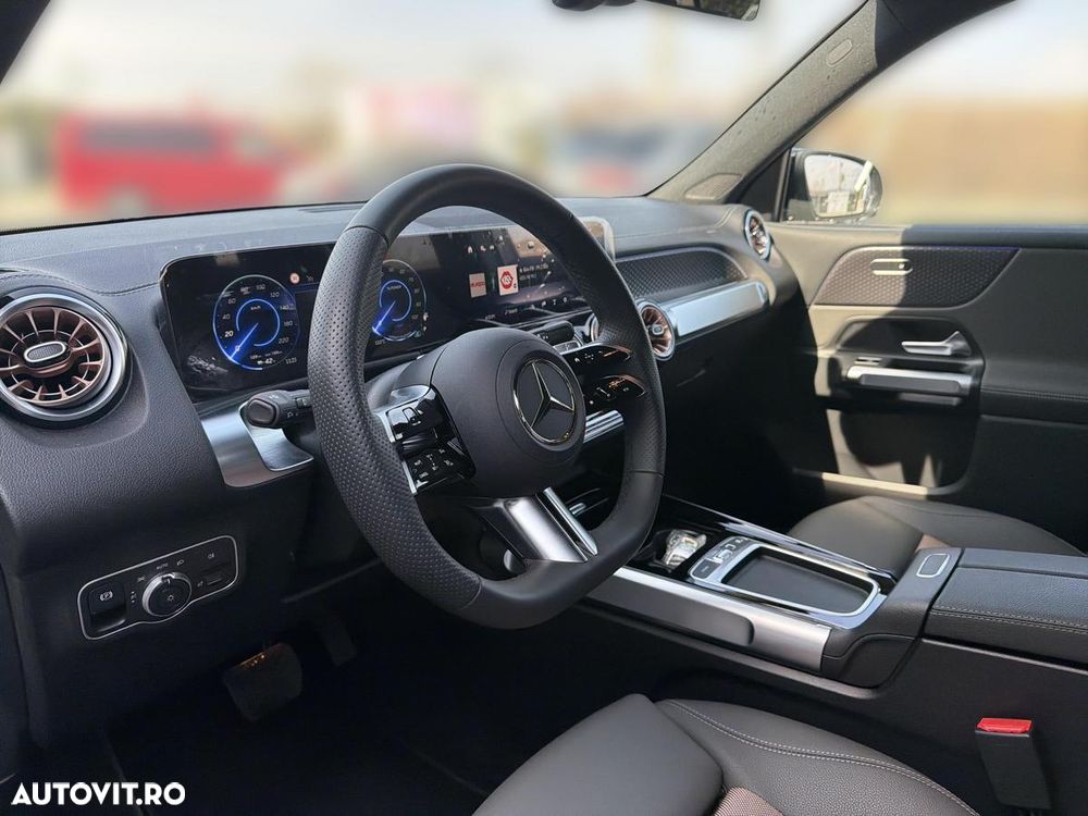 Mercedes-Benz EQB - 9