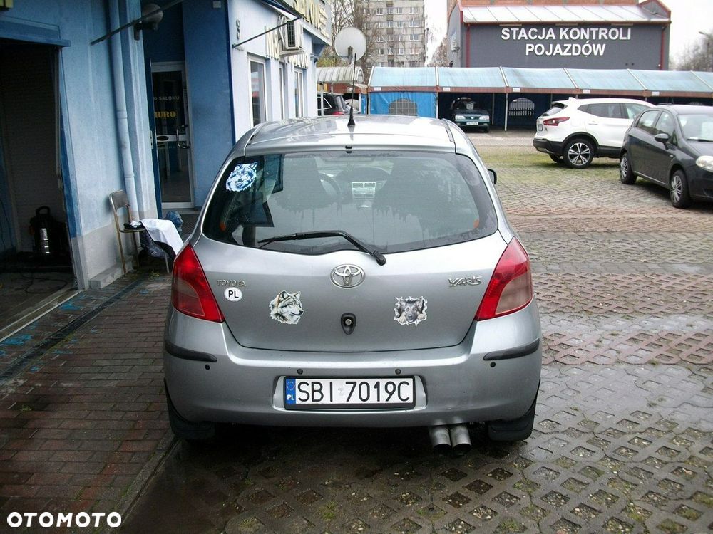 Toyota Yaris - 5