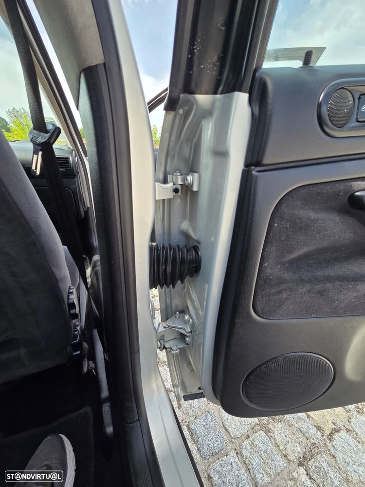 VW Passat Variant 1.9 TDi Confortline - 14