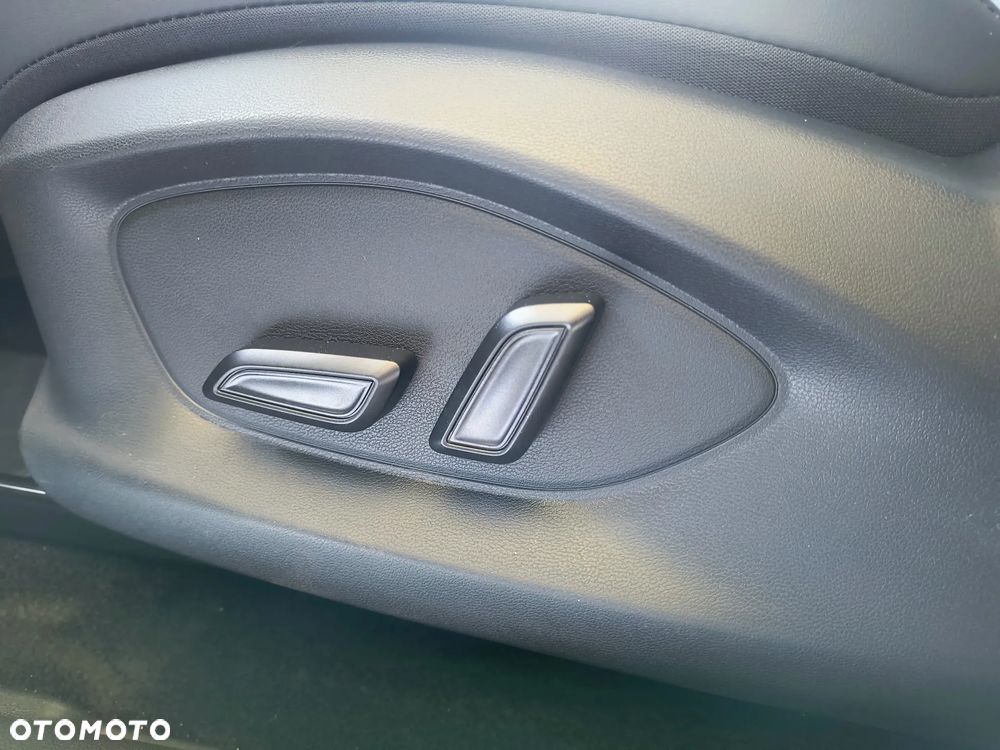MG ZS Hybrid+ - 19