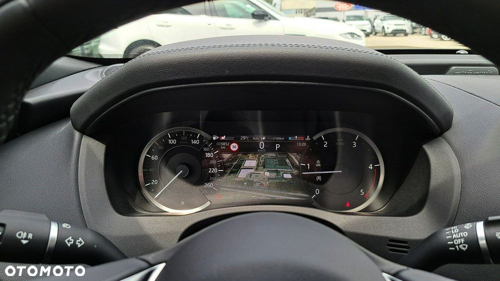 Jaguar XE - 29