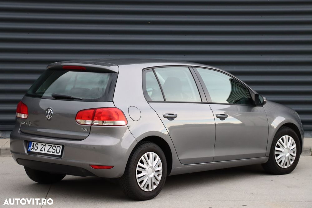 Volkswagen Golf 1.6 TDI DPF BlueMotion Technology Trendline - 11