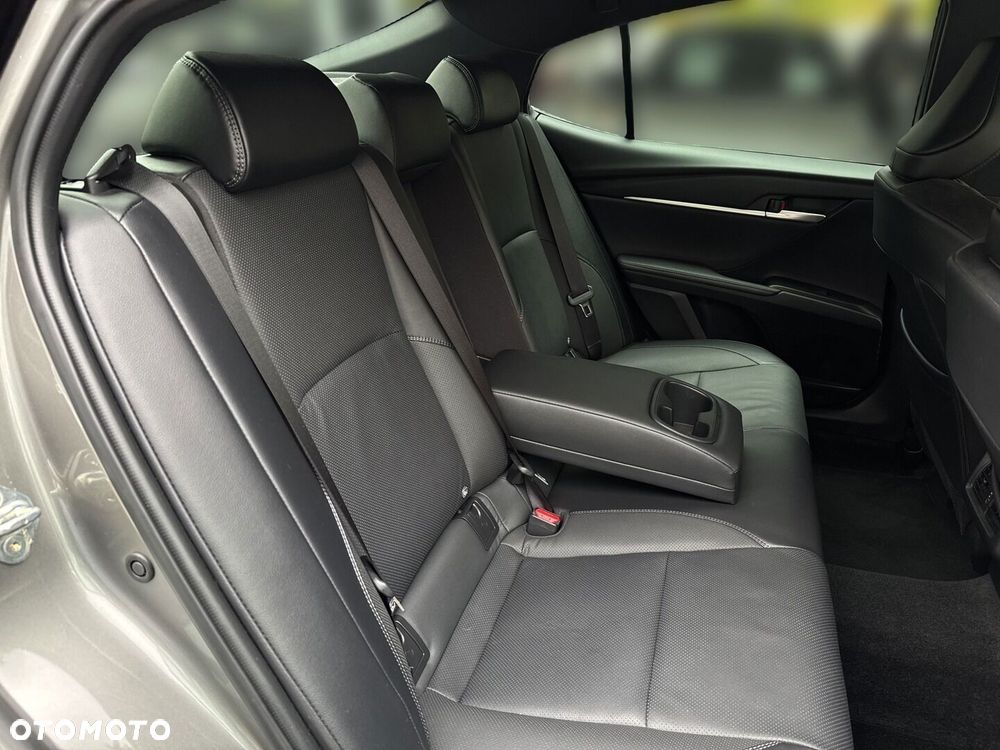 Toyota Camry - 13