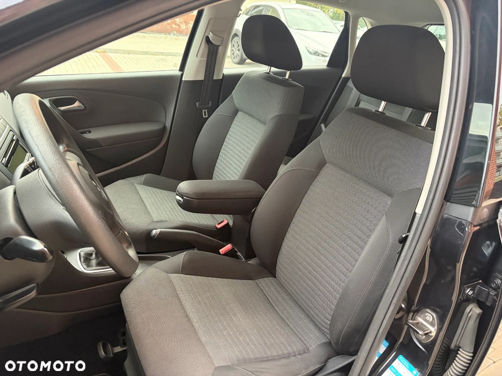 Volkswagen Polo 1.2 TSI Blue Motion Technology Comfortline - 23