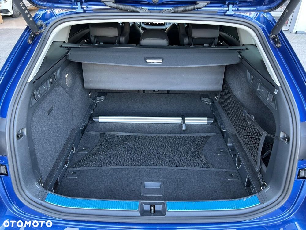 Skoda Superb 2.0 TDI SCR L&K DSG - 11