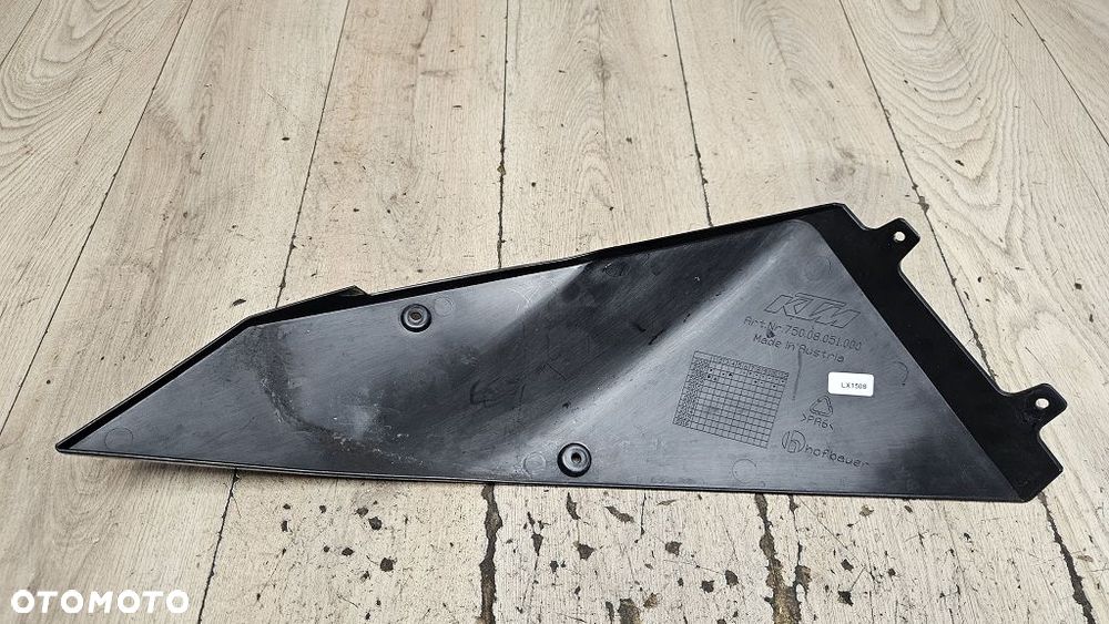 Prawy bok osłona zbiornika KTM 690 Duke (2008-2011)  75008051000 - 6