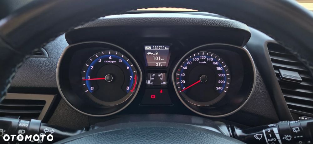 Hyundai i30 blue Kombi 1.6 GDi YES Gold - 26