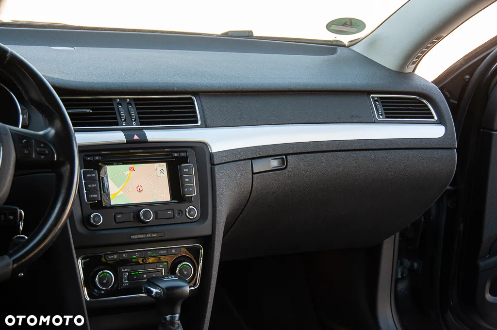 Skoda Superb 2.0 TDI DSG Exclusive - 30
