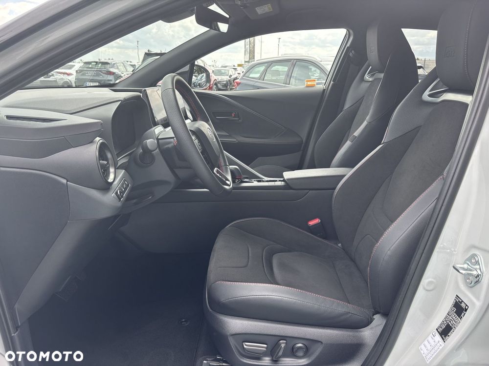 Toyota C-HR - 11