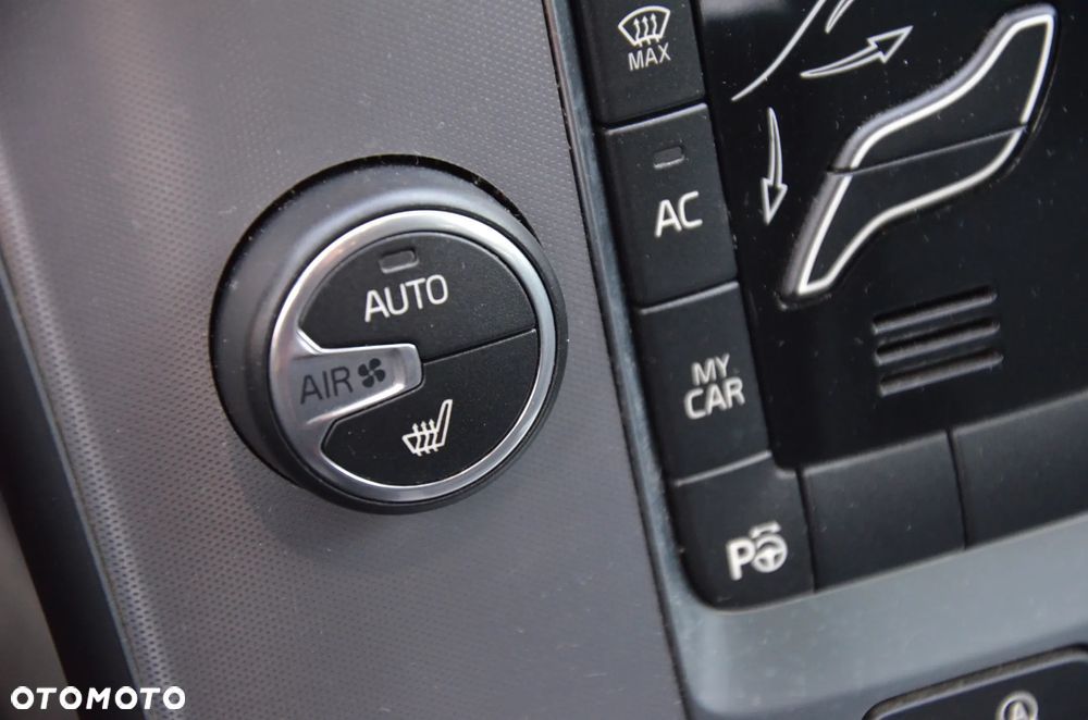 Volvo V40 Cross Country D2 Momentum - 26