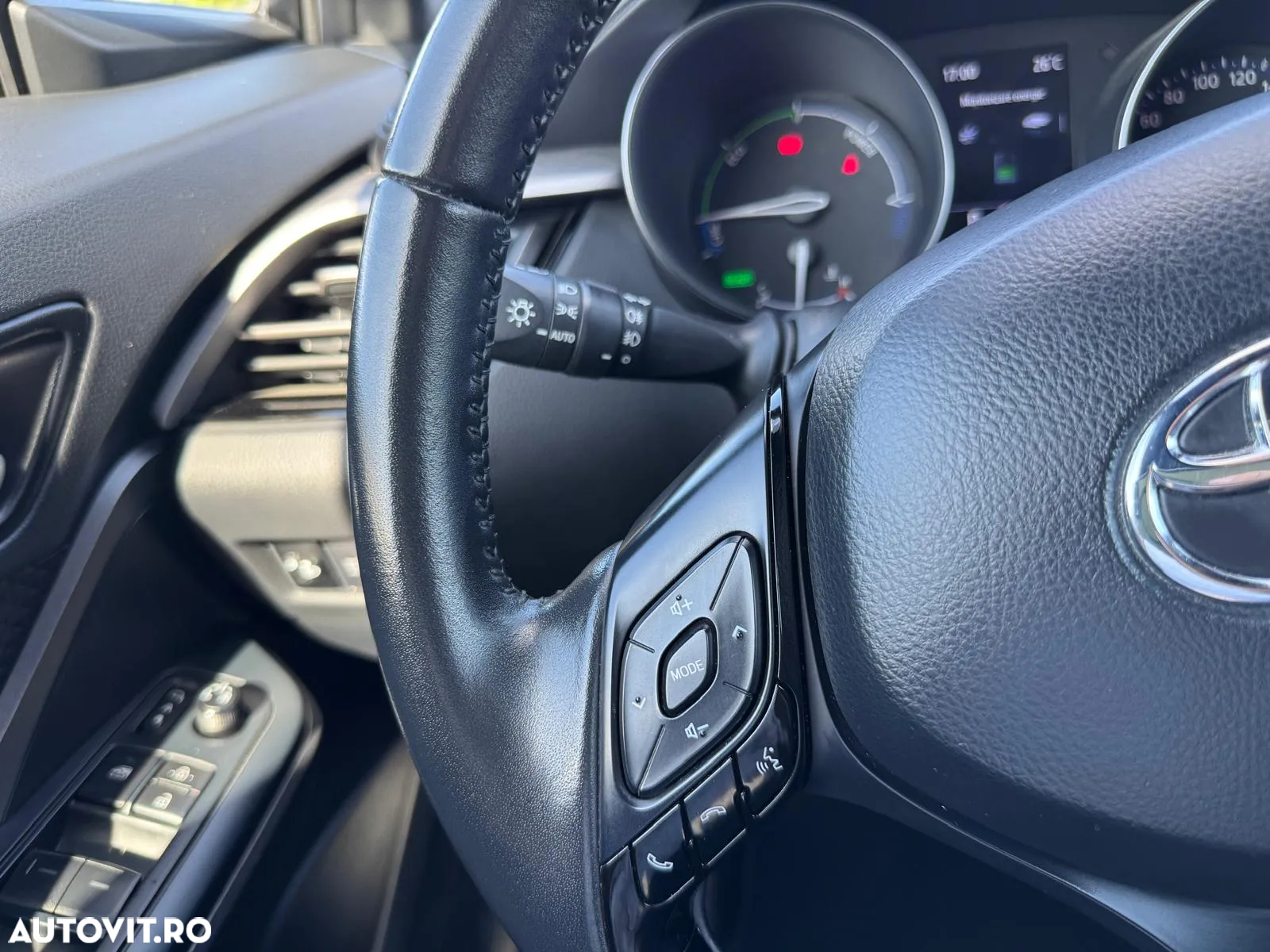 Toyota C-HR 1.8 HEV 140 CP 4x2 CVT Dynamic - 13
