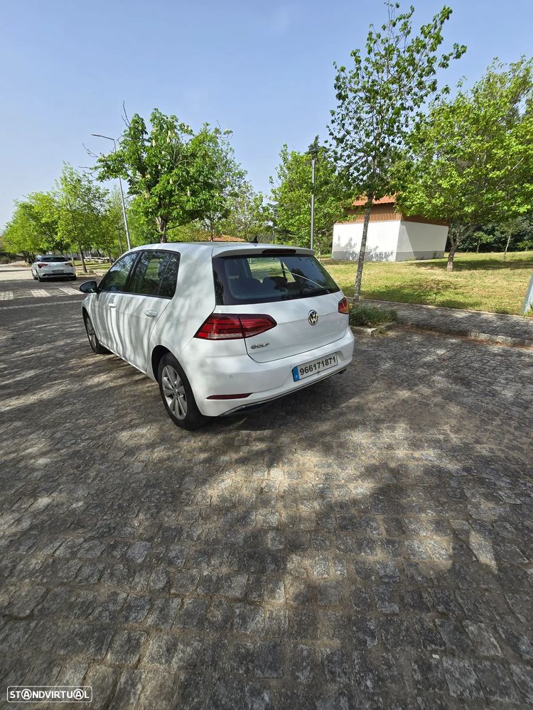 VW Golf 1.6 TDI Confortline - 12