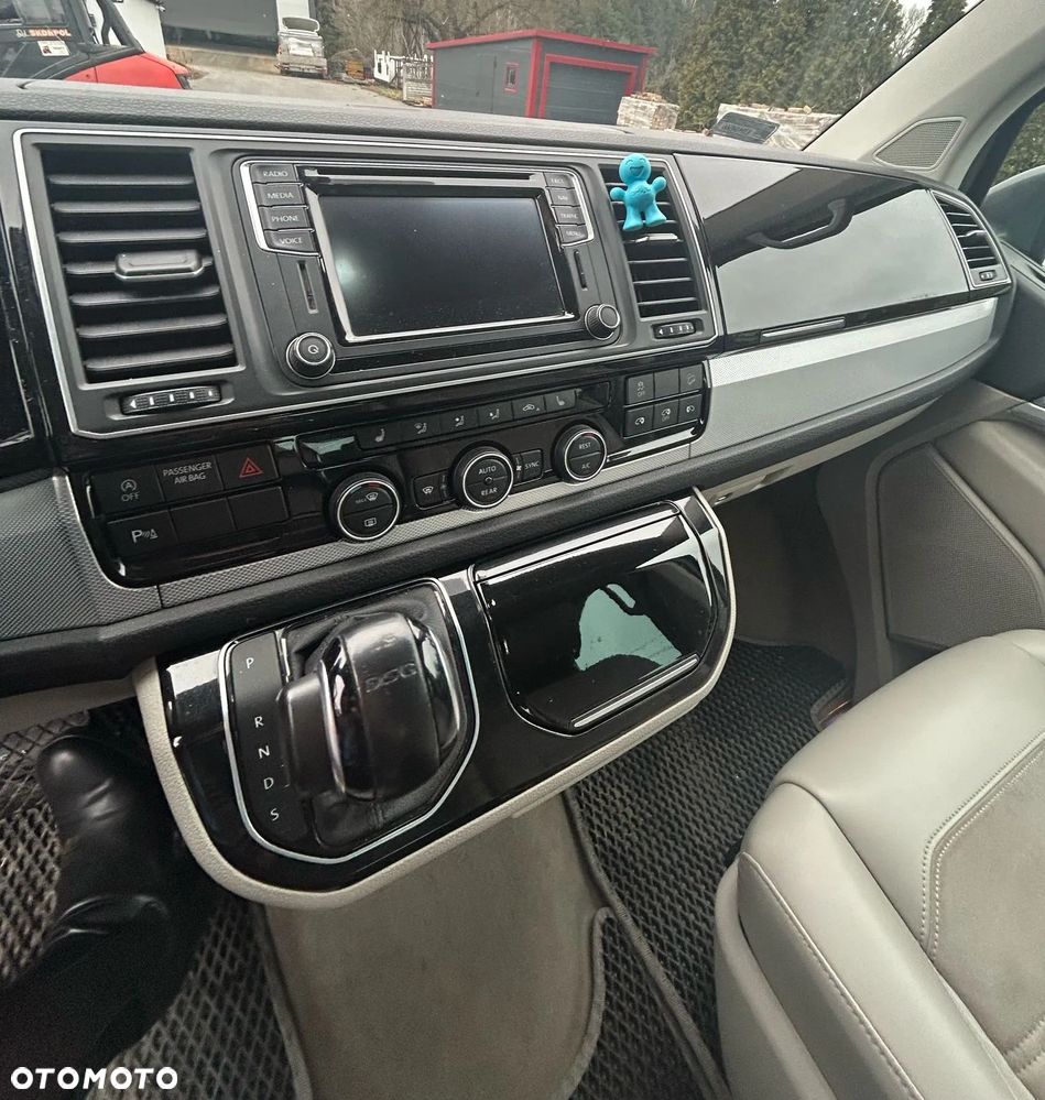 Volkswagen Multivan - 18