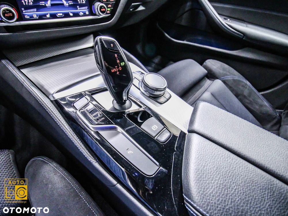 BMW Seria 5 520d M Sport - 30