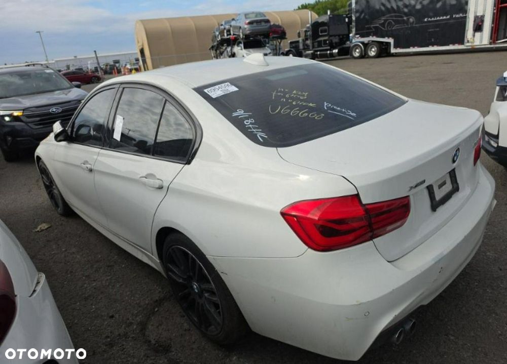 BMW Seria 3 330i xDrive M Sport - 6
