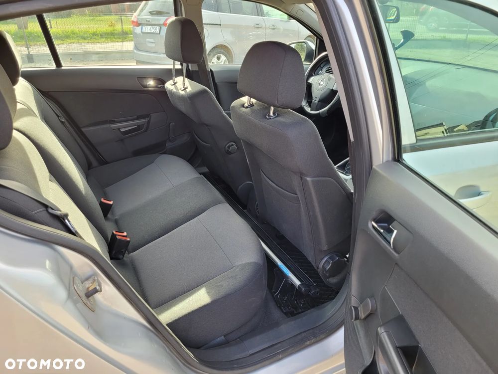 Opel Astra - 16