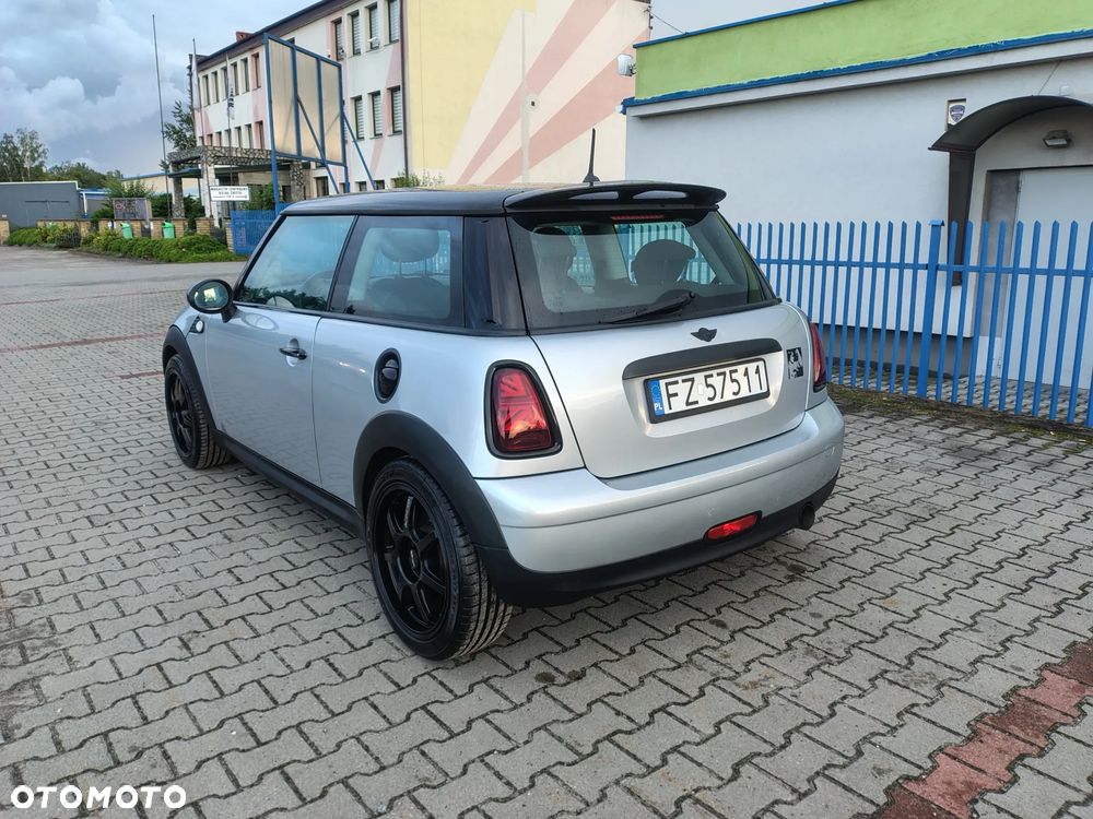 MINI Cooper Standard - 25