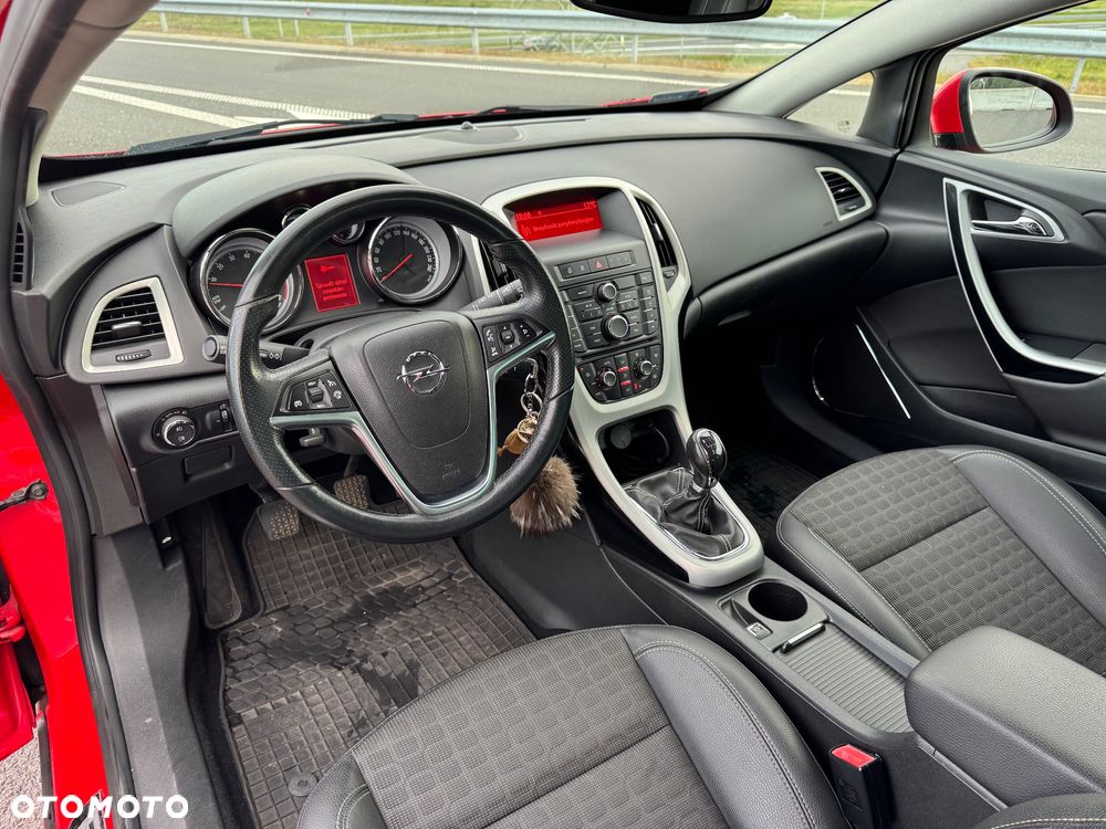 Opel Astra IV GTC 1.4 T Sport - 9