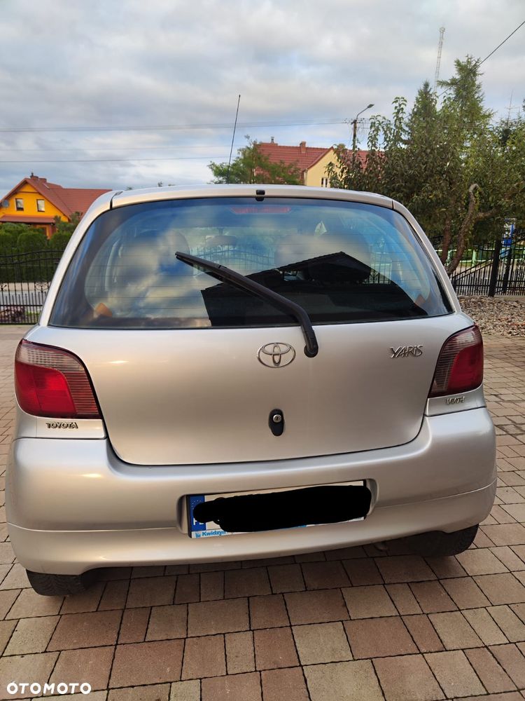 Toyota Yaris 2002 photo 4