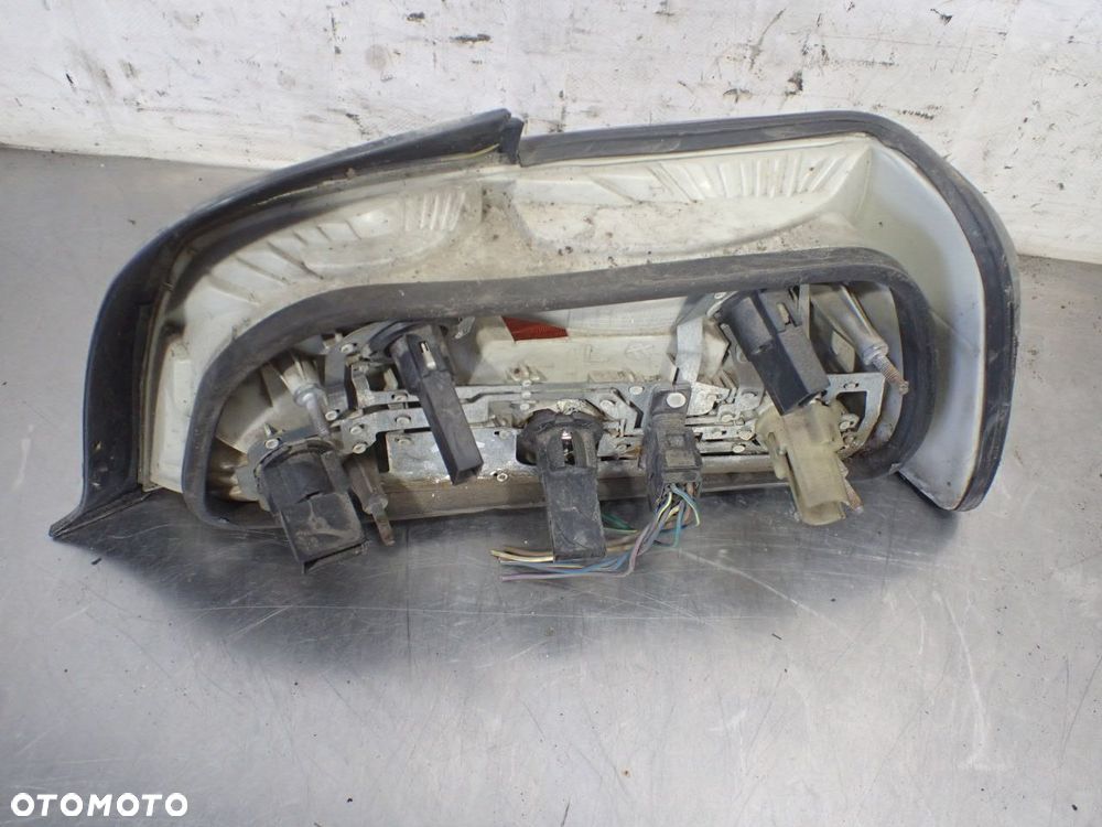 LAMPA LEWA TYLNA BMW E36 COUPE 2.0 M52B20 - 7