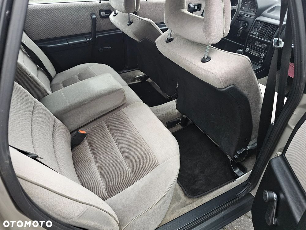 Audi 100 1.8 - 15