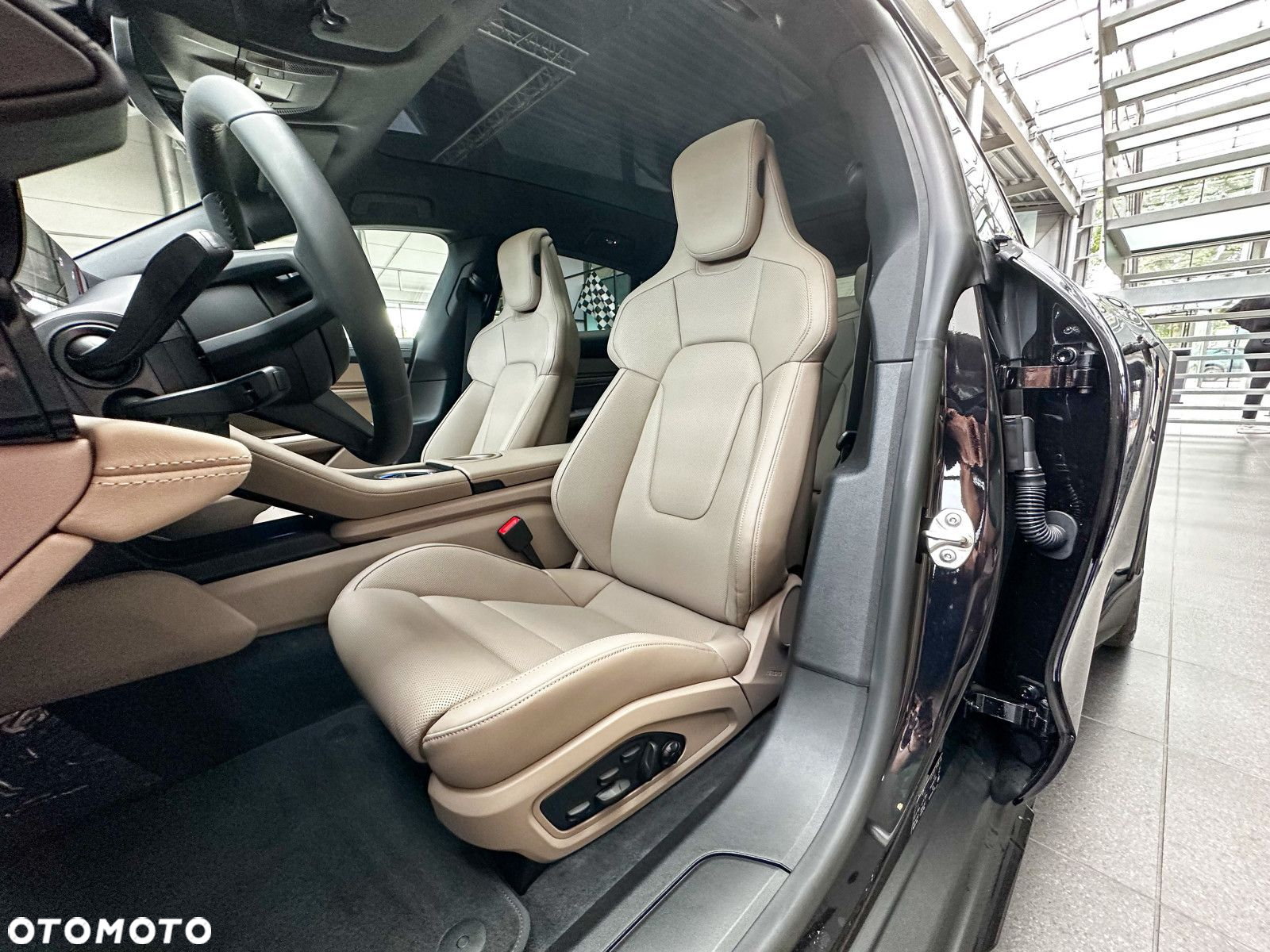 Porsche Taycan Performance Plus - 15