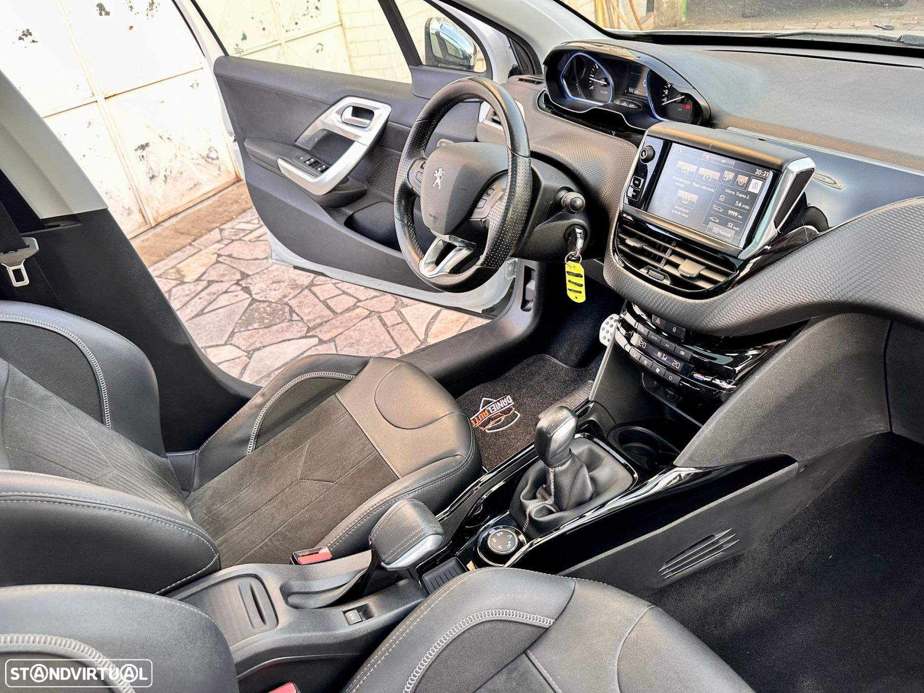 Peugeot 2008 1.2 PureTech Crossway - 17