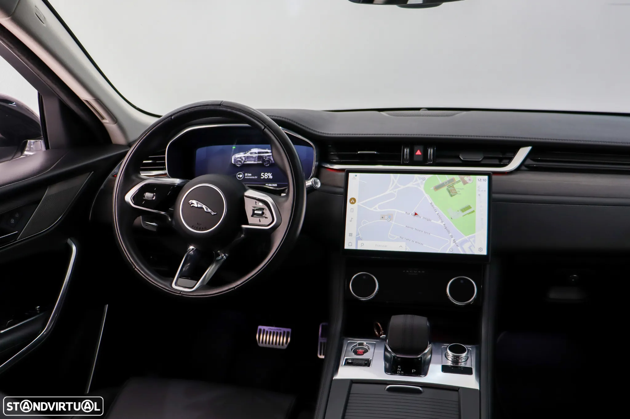 Jaguar F-Pace 2.0 P400e AWD R-Dynamic S - 28