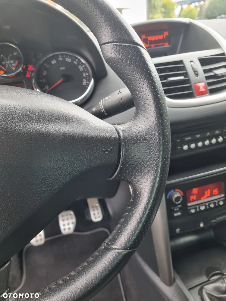 Peugeot 207 CC 1.6 Intense - 15