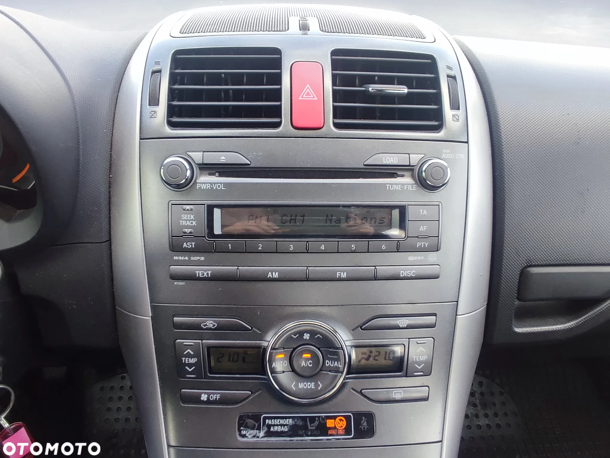 Toyota Auris 2.0 D-4D Sol - 33