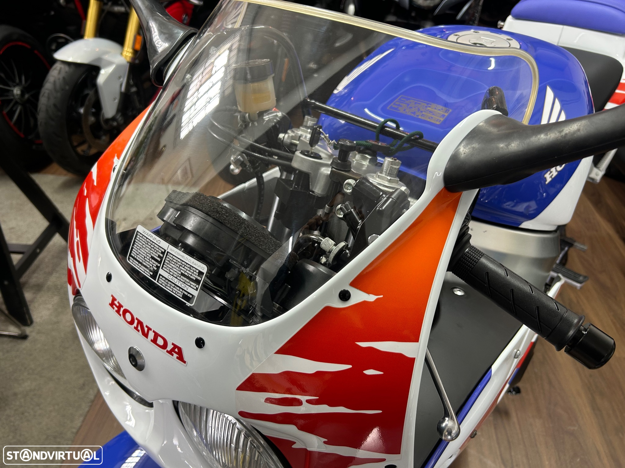 Honda CBR 900 RR Sc28 - 17