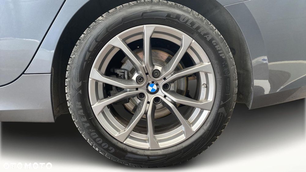 BMW Seria 3 318d Sport Line - 14