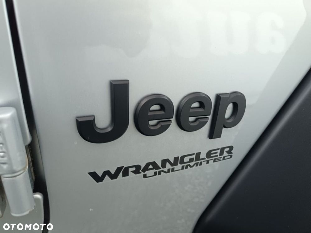 Jeep Wrangler - 32