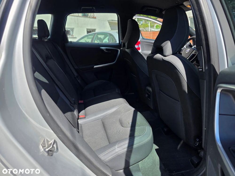 Volvo XC 60 D4 Geartronic Momentum - 13