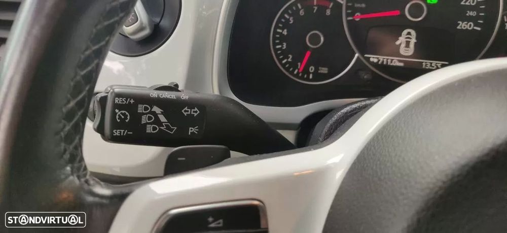 VW New Beetle 2.0 TSI Sport DSG - 33