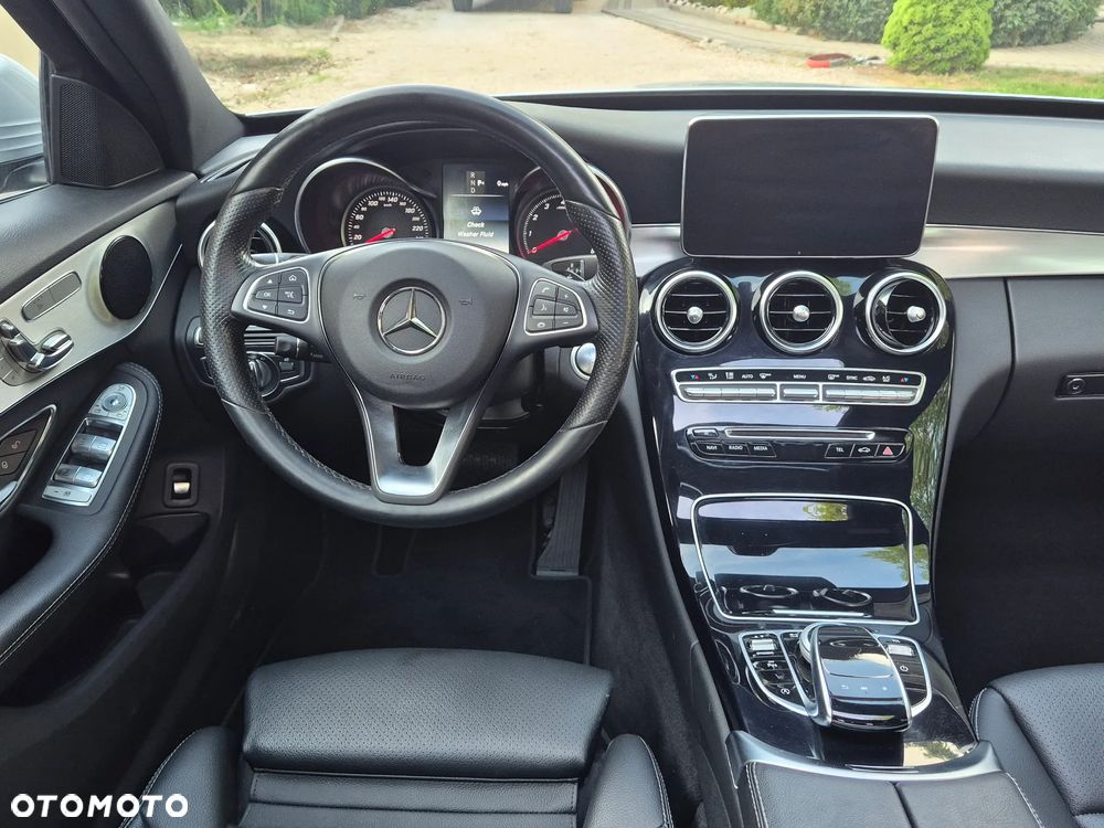 Mercedes-Benz Klasa C 300 7G-TRONIC AMG Line - 10