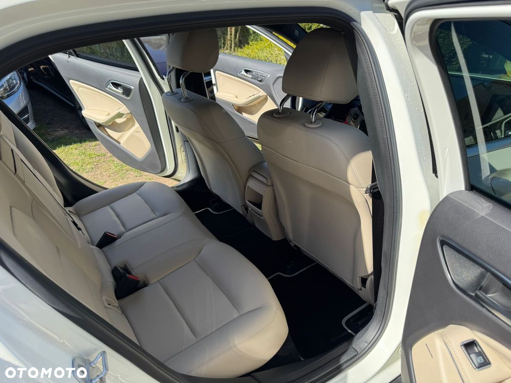 Mercedes-Benz GLA 250 4Matic 7G-DCT Edition 1 - 19