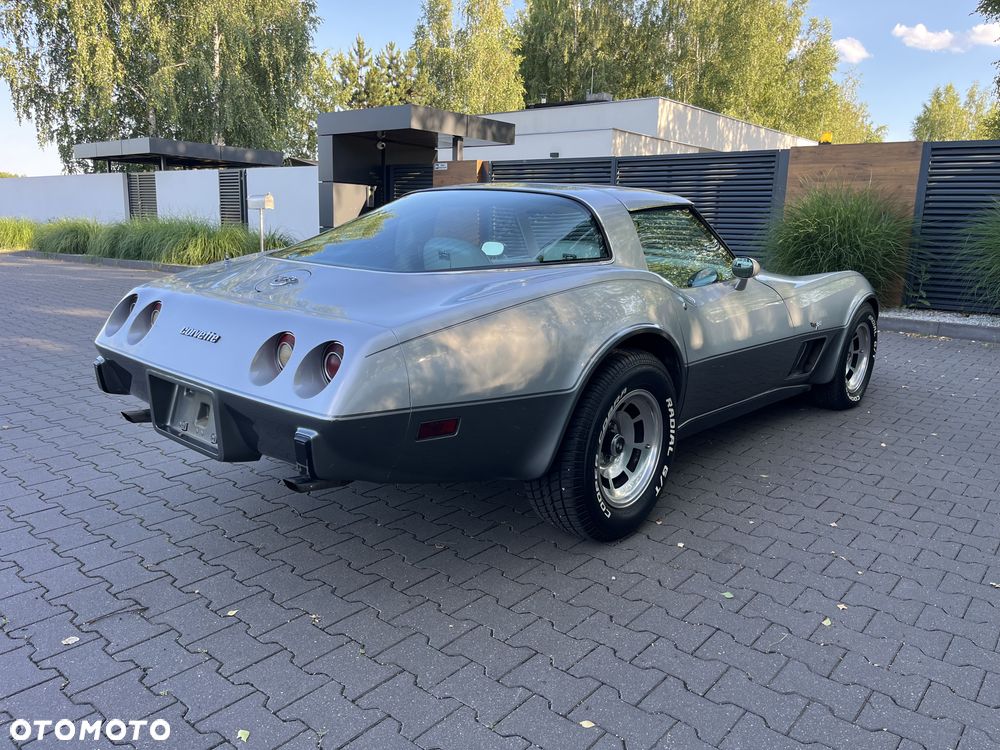Chevrolet Corvette - 6