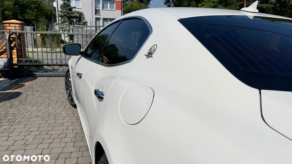 Maserati Ghibli S GranSport - 16