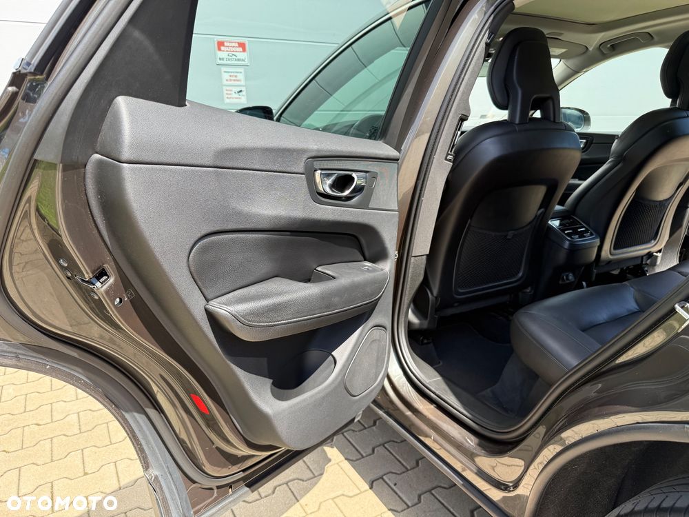 Volvo XC 60 D5 AWD Inscription - 22