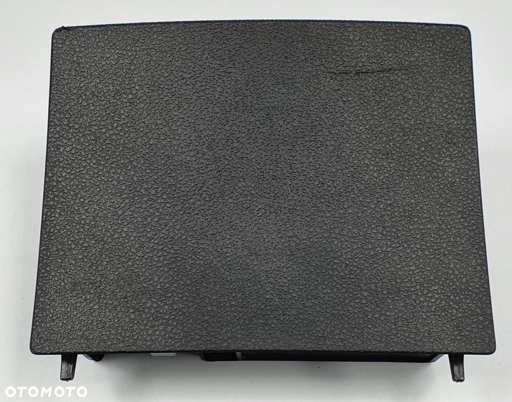 POPIELNICZKA GNIAZDO 12V MERCEDES W245 A1696801050 - 1