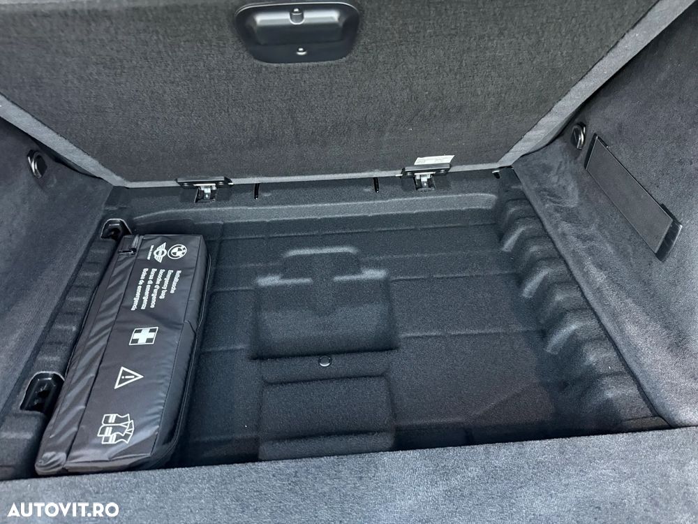 BMW Seria 3 320d Touring Aut. Advantage - 35