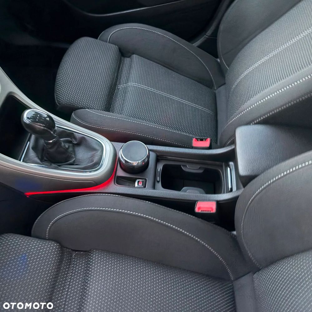 Opel Astra 1.4 Turbo ecoFLEX Start/Stop - 34