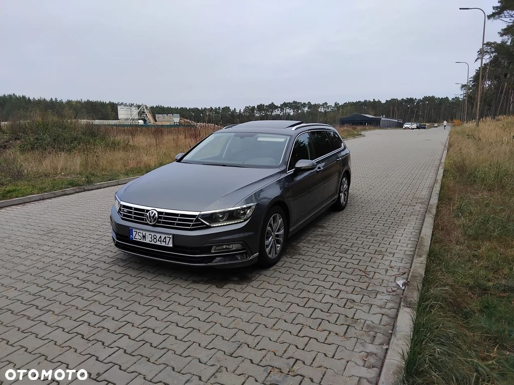 Volkswagen Passat - 1