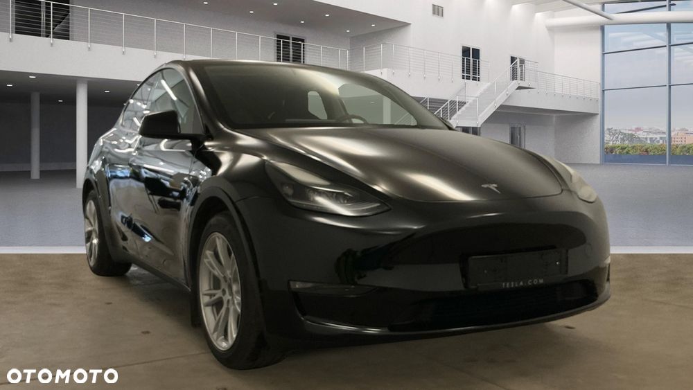 Tesla Model Y Long Range Dual Motor AWD - 3