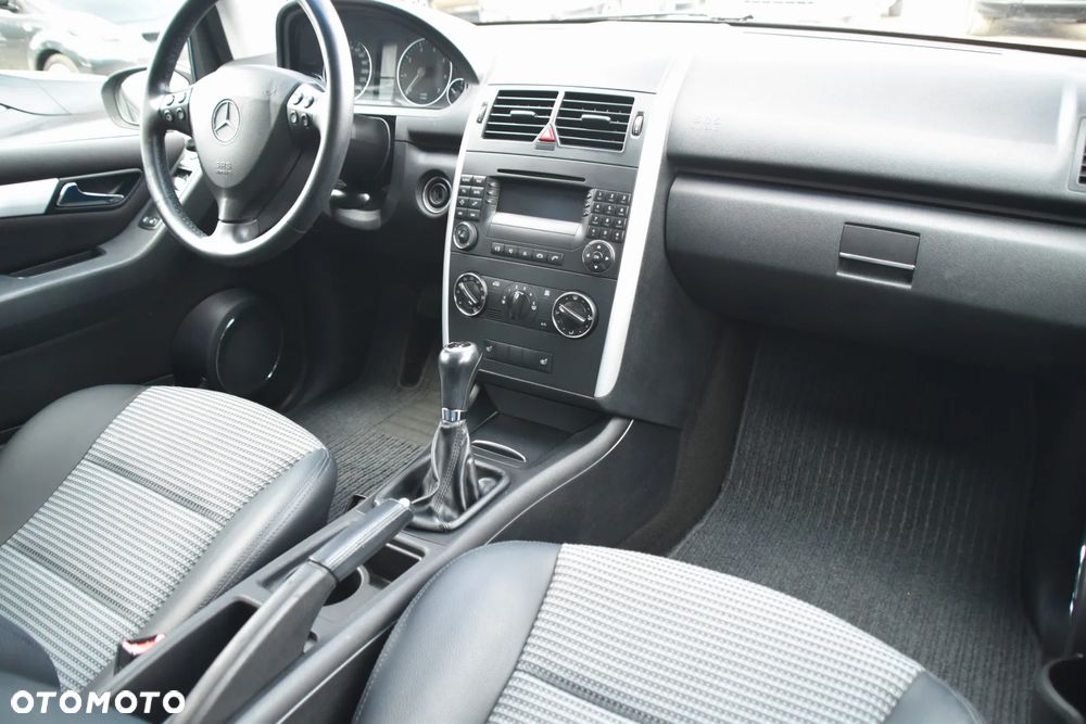 Mercedes-Benz Klasa A 170 BlueEFFICIENCY Avantgarde - 13