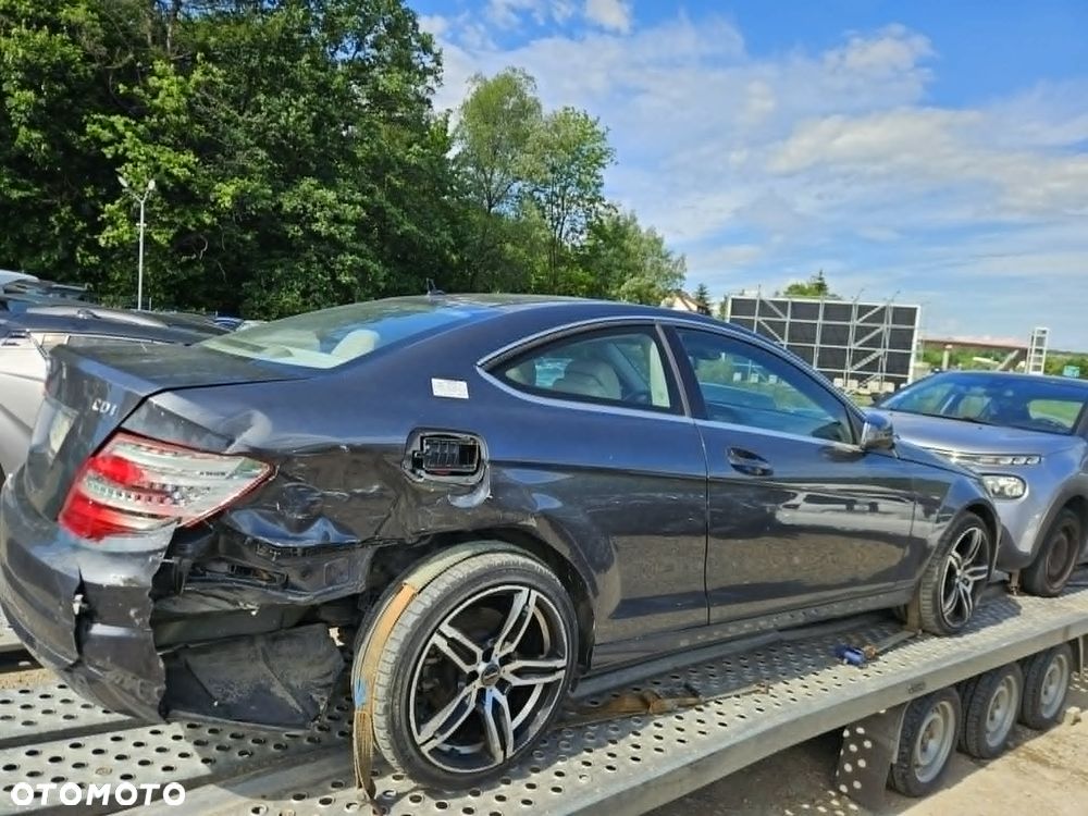 Mercedes-Benz Klasa C 220 CDI Edition - 3