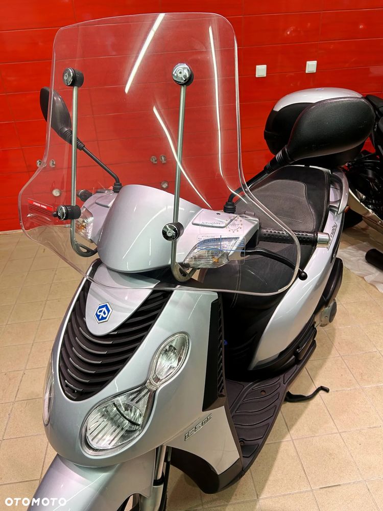 Piaggio Carnaby - 16